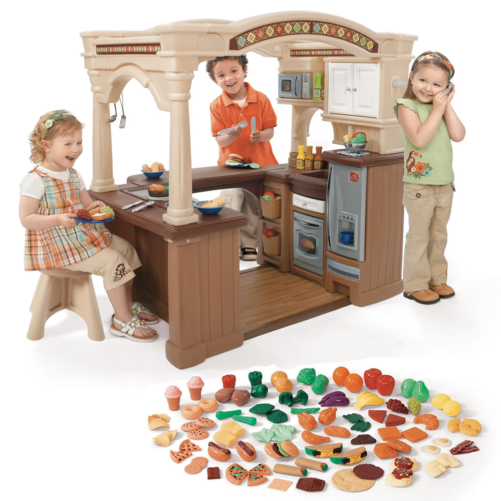 Grand Walk In Kitchen with Extra Play Food