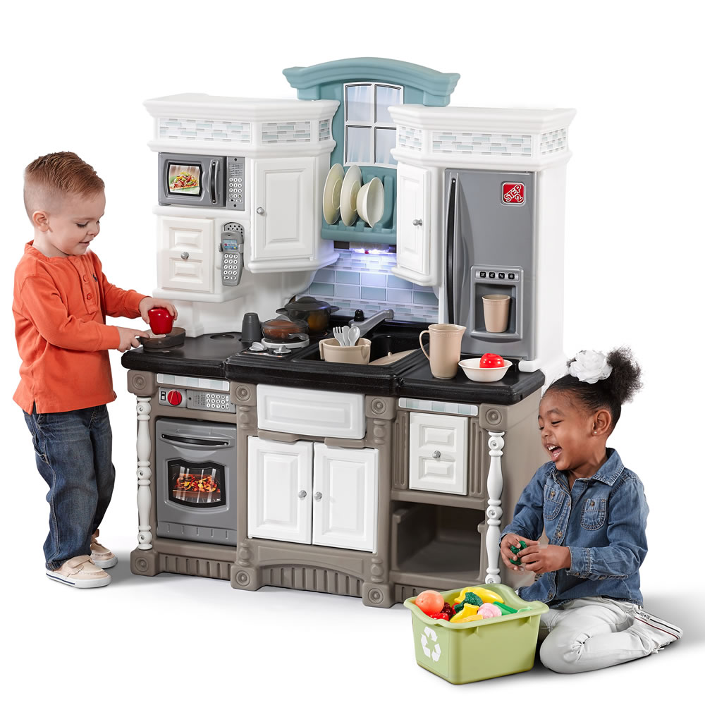 LifeStyle Dream Kitchen Kids Play Kitchen Step2