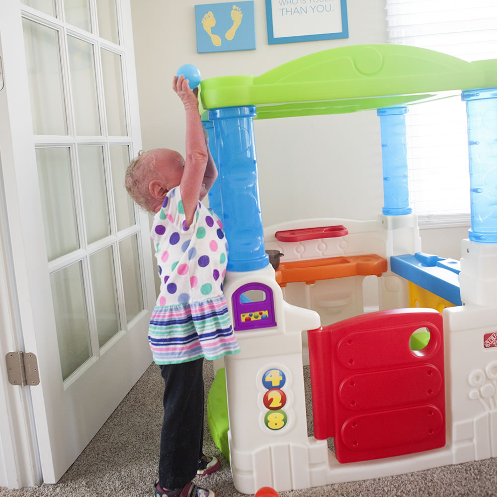 step2 crazy maze ball pit playhouse