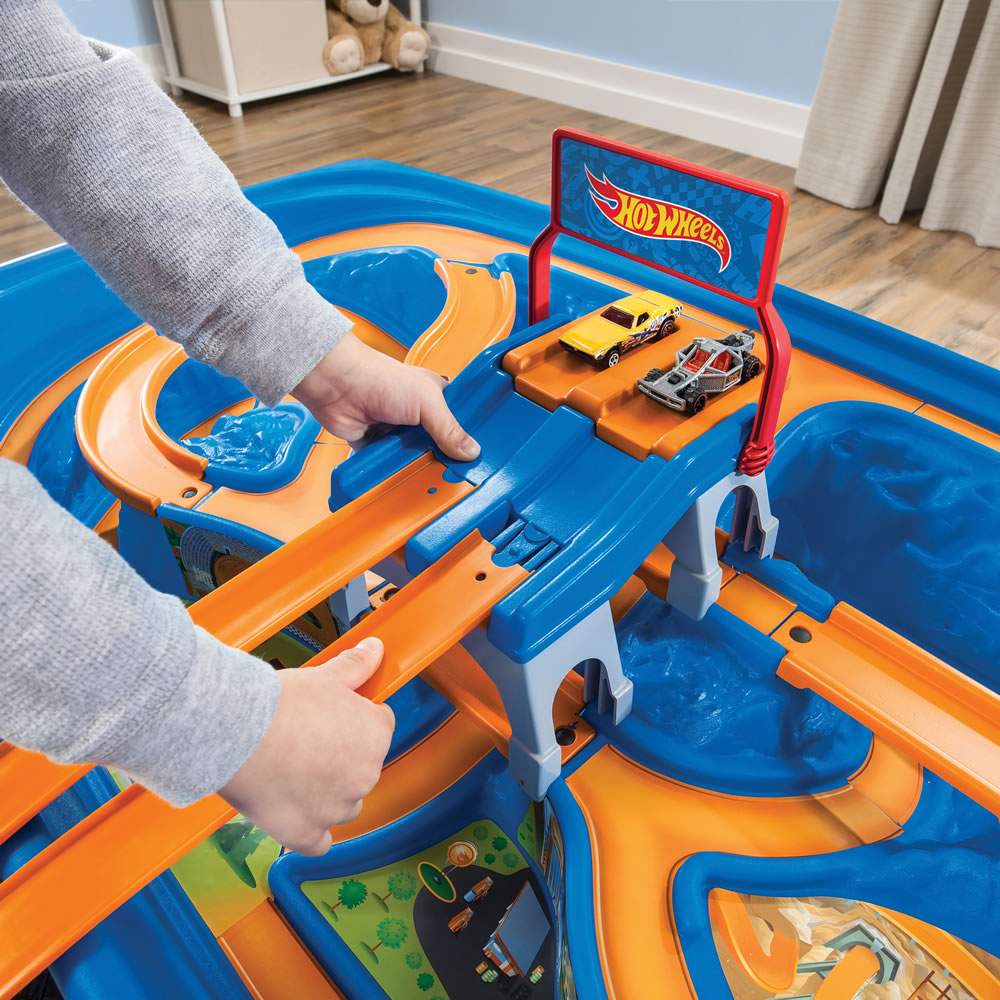 step2 hot wheels car and track play table